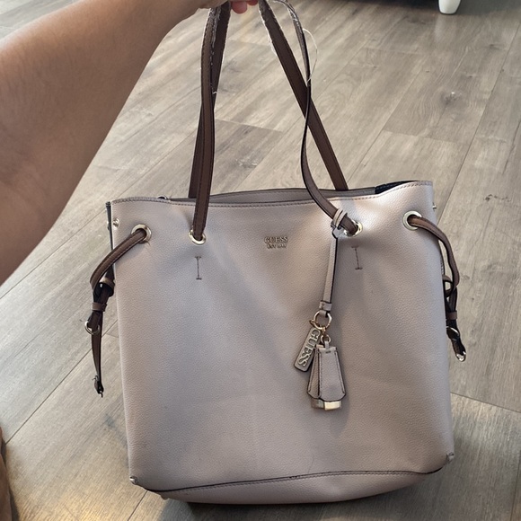 Guess Handbag - Picture 3 of 8